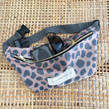 Load image into Gallery viewer, Bolsa de cintura CHOCOLAT