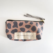 Load image into Gallery viewer, Bolsa pequena CHOCOLAT