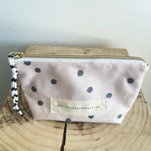 Load image into Gallery viewer, Bolsa média BOLINHAS fundo beige