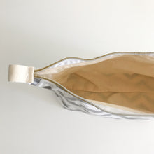 Load image into Gallery viewer, Estojo ou necessaire XL CHEVRON