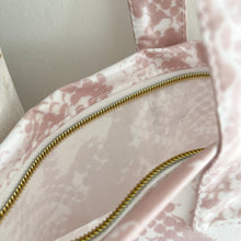 Load image into Gallery viewer, Saco de alças SNAKE PRINT