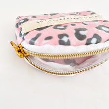 Load image into Gallery viewer, Porta moedas ANIMAL PRINT ROSA