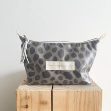 Load image into Gallery viewer, Necessaire ou estojo XL OLIVE