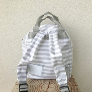 Mochila pequena RISCAS CINZA