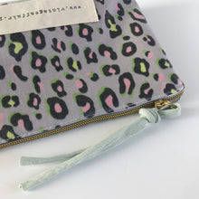 Load image into Gallery viewer, Bolsa média ANIMAL PRINT CAQUI