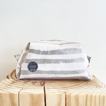 Load image into Gallery viewer, Necessaire grande RISCAS CAQUI