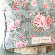 Load image into Gallery viewer, Mochila grande FLORAL