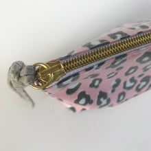 Load image into Gallery viewer, Bolsa média ANIMAL PRINT ROSA