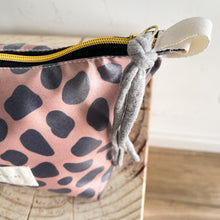 Load image into Gallery viewer, Necessaire ou estojo XL CHOCOLAT
