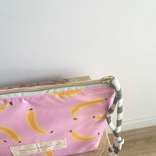 Load image into Gallery viewer, Bolsa térmica BANANAS