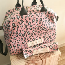Load image into Gallery viewer, Lancheira ANIMAL PRINT ROSA