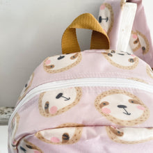Load image into Gallery viewer, Mochila pequena PREGUIÇAS 🦥 ROSA