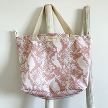 Load image into Gallery viewer, Saco de alças XL SNAKE PRINT