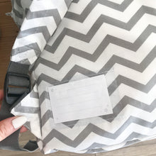 Load image into Gallery viewer, Mochila grande CHEVRON cinza
