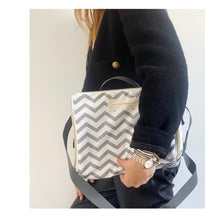 Load image into Gallery viewer, Lancheira BOX CHEVRON