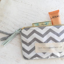 Load image into Gallery viewer, bolsa mini + CHEVRON CINZA