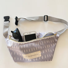 Load image into Gallery viewer, Bolsa de cintura TRACINHOS CINZA