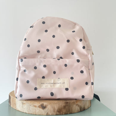 Mochila pequena fecho dourado BOLINHAS BEGE