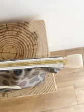 Load image into Gallery viewer, Necessaire ou estojo XL OLIVE