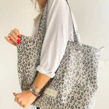Load image into Gallery viewer, Saco de alças ANIMAL PRINT CAQUI