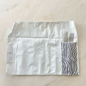 Individual de mesa com bolso ZEBRA CINZA